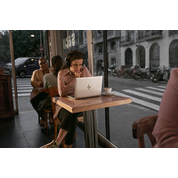 Laptop HP AD2Z8ET#ABE 13,3